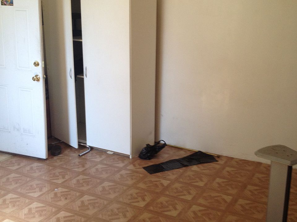 2nd image of 1070 Dekalb Ave #1