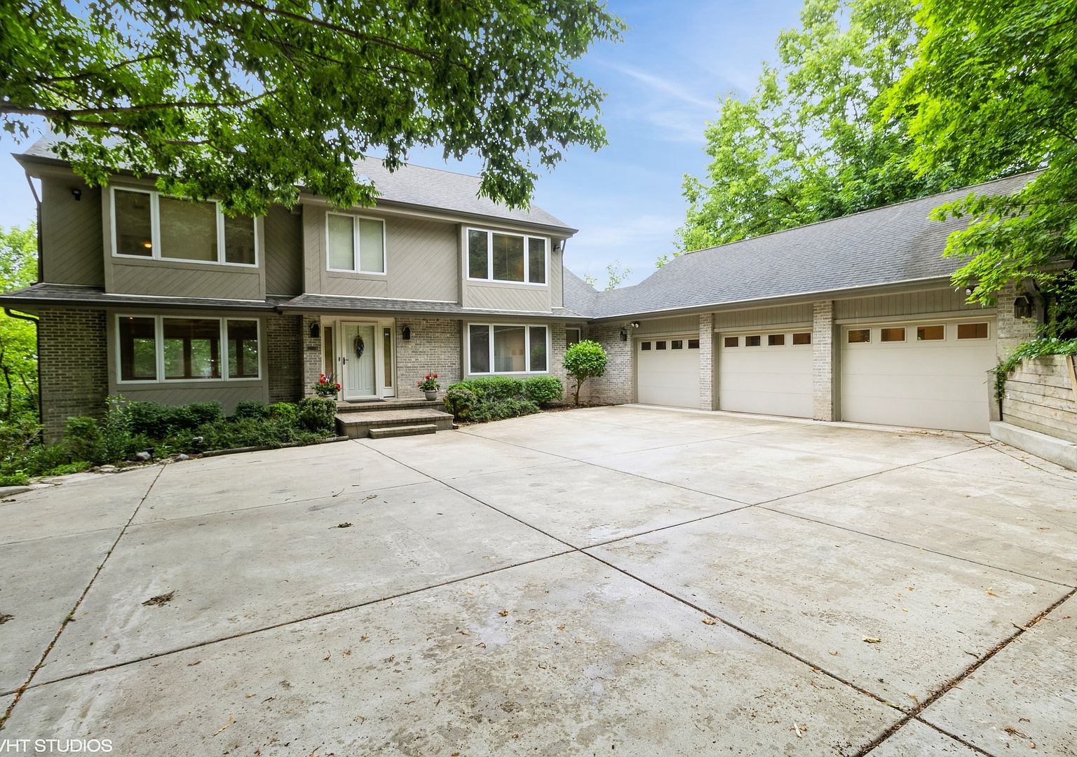 7ee54ac5e16fb1bb1a578370c7300d