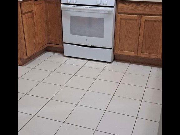 2nd image of 23931 W McMullin Cir