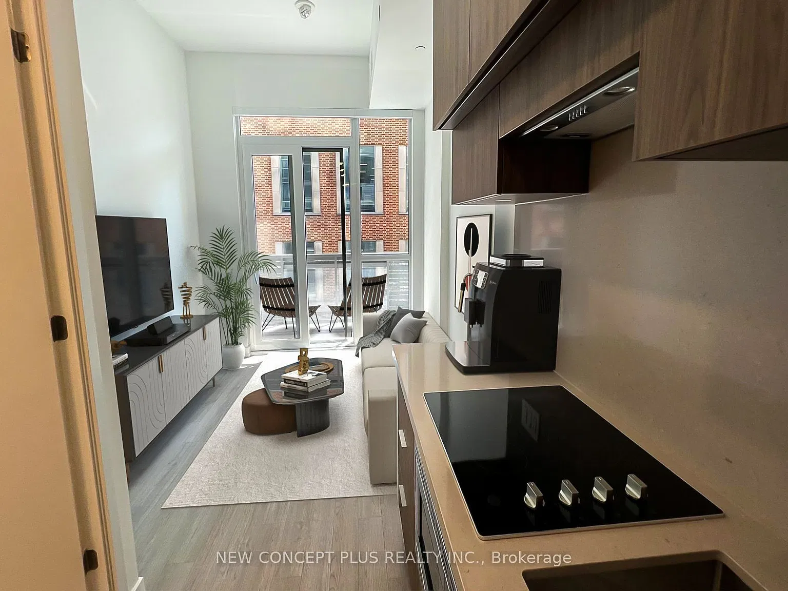 E2 Condos — Photo 2