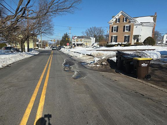 4th image of 105 Middle Rd
