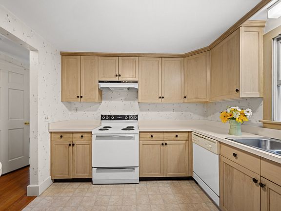 5th image of 52 Oak Knoll Rd