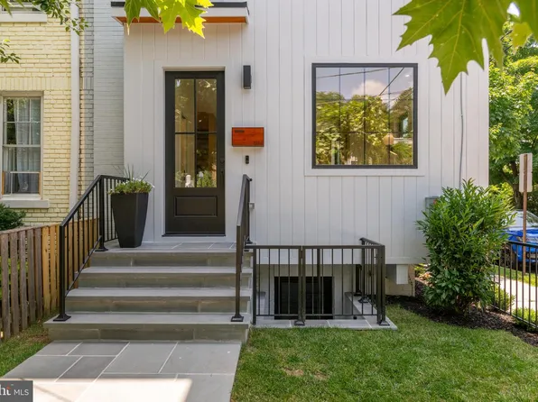 3554 T St NW, Washington, DC 20007