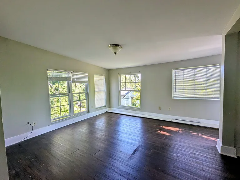 526 Fleming St #4 — Photo 2
