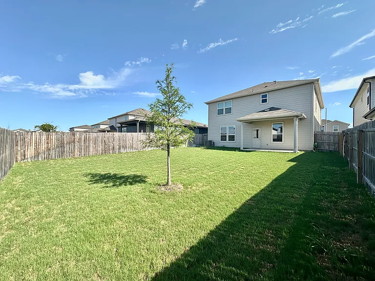 10235 Crossbuck — Photo 30