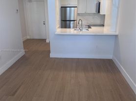 210 SW 11th St
