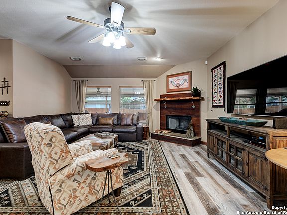 5th image of 109 VALONA DR