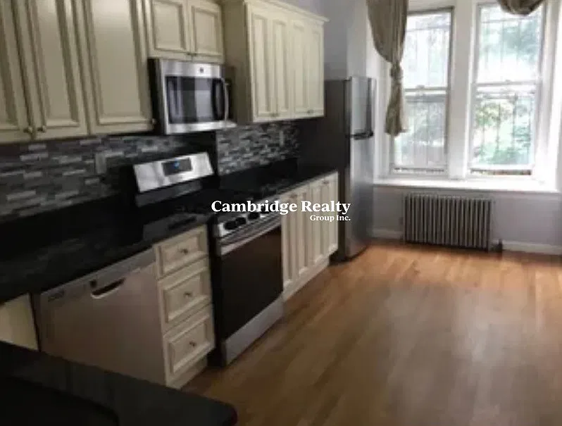 4 bed, 2.0 bath, 1200 sqft, $6,000 — Photo 1