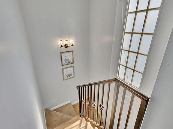 4th image of 1060 Lake Shore Dr APT 204