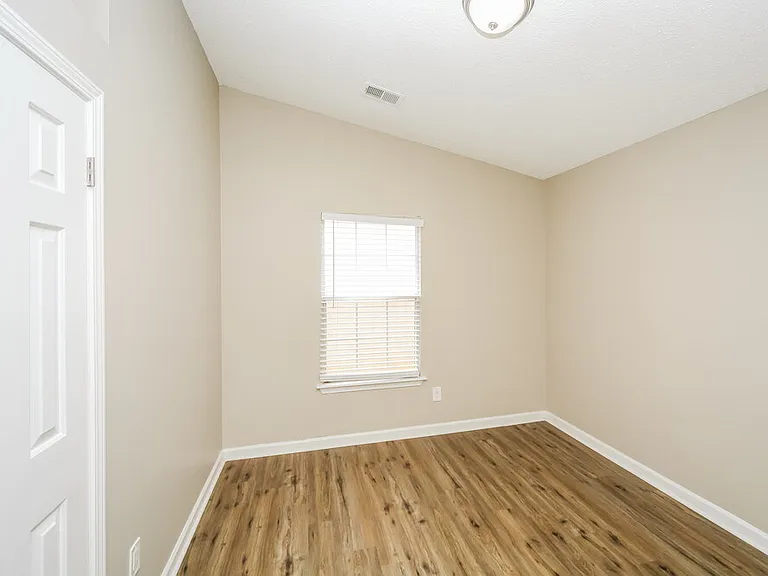 7203 Atterbury Cir E — Photo 12