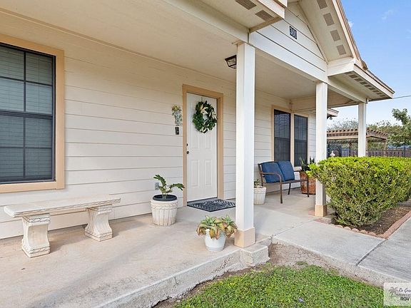 2nd image of 301 Alcala St