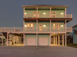 988 Crane Ln, Crystal Beach, TX 77650