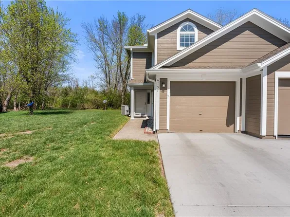 6157 NE Moonstone Ct, Lees Summit, MO 64064