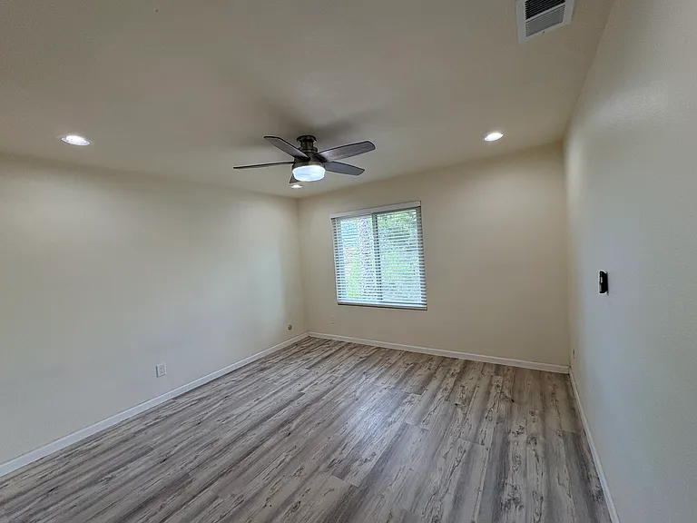 Master bedroom1