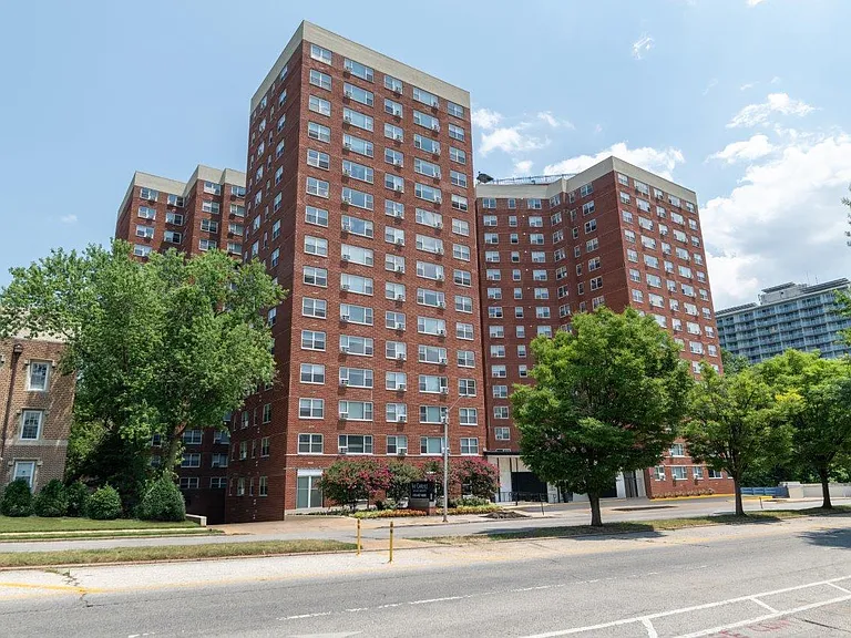 The Carlyle Apartment Homes — Photo 27