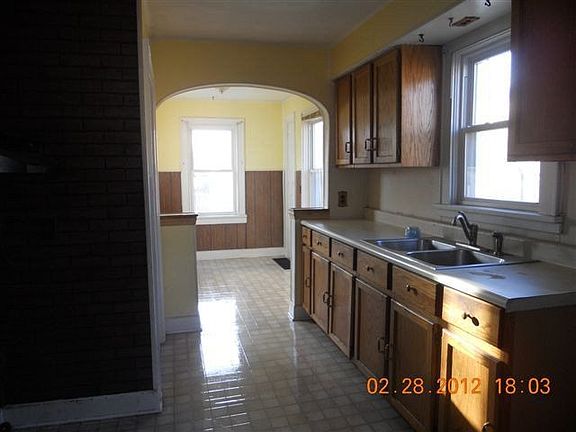 5th image of 887 Lenox Ave