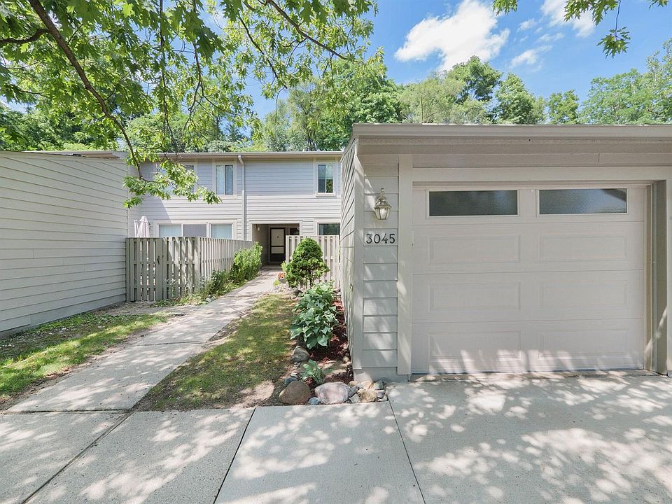 1st image of 3045 Lakehaven Ct