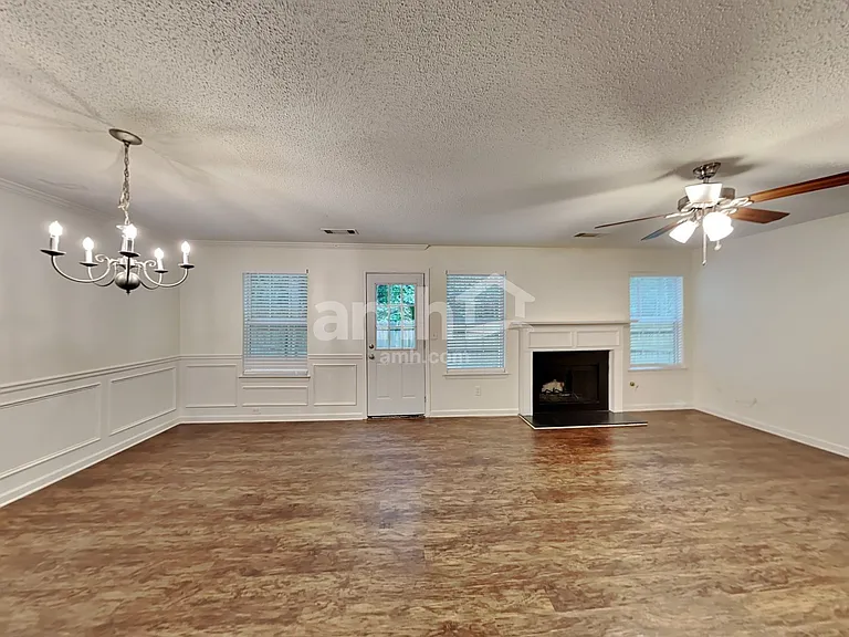 364 Hidden Creek Ln — Photo 5