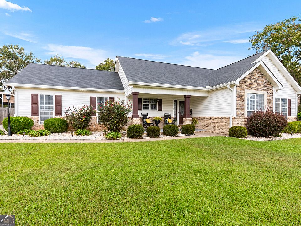 1st image of 211 Cohen Ct