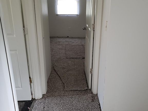 4th image of 1708 N Wisconsin Ave