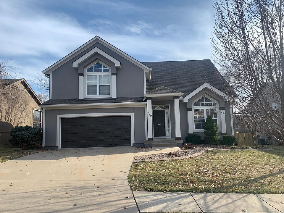 1st image of 230 NE Chateau Dr