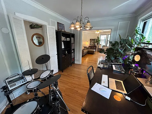 1233 W Chase Ave #3 — Photo 4