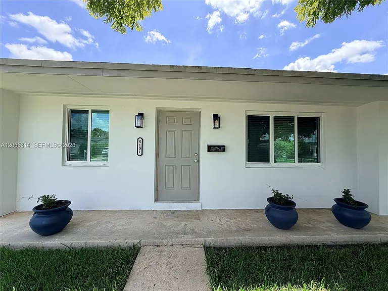 5101 SW 127th Pl — Photo 4