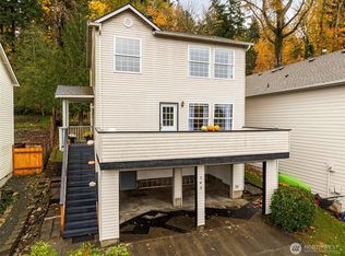 143 S 44th St, Bellingham, WA 98229