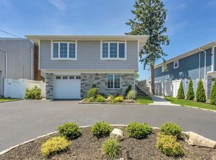 3486 Riverside Dr, Oceanside, NY 11572