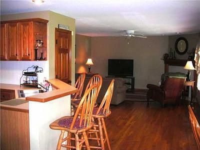 3rd image of 465 Olde English Ct