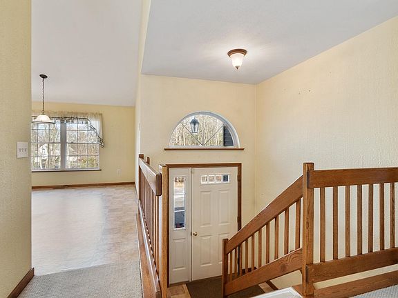 4th image of 7 Edna Lane