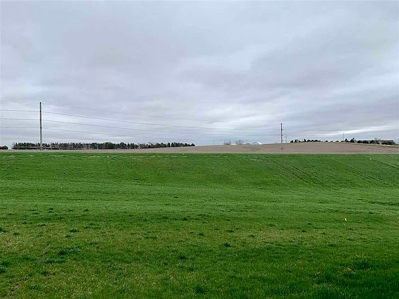 3rd image of 185 Kenton Way