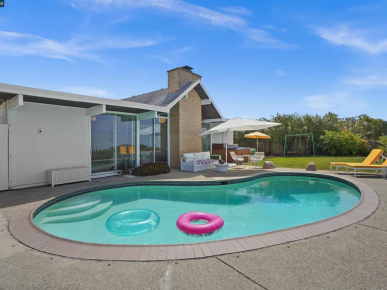 8021 Shay Dr — Photo 47