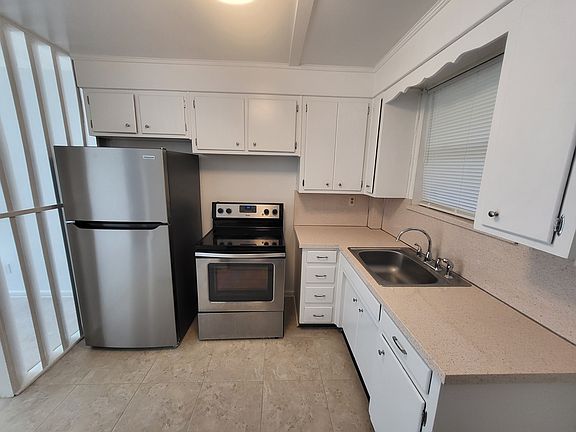 2nd image of 3365 Drew St #2