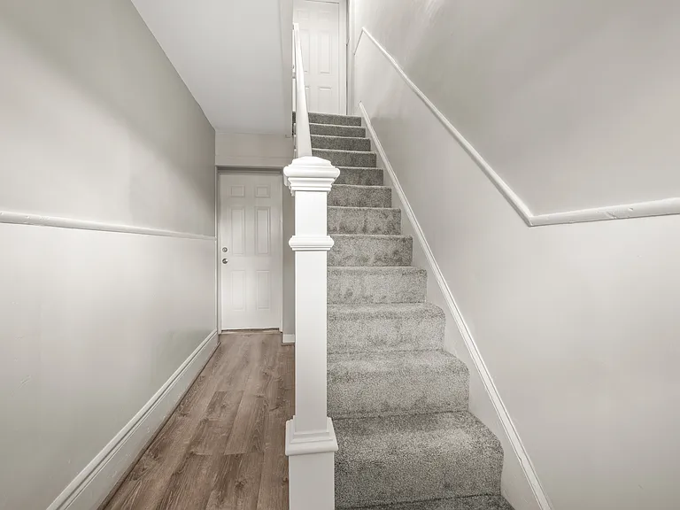 105 Maple St #105 — Photo 3