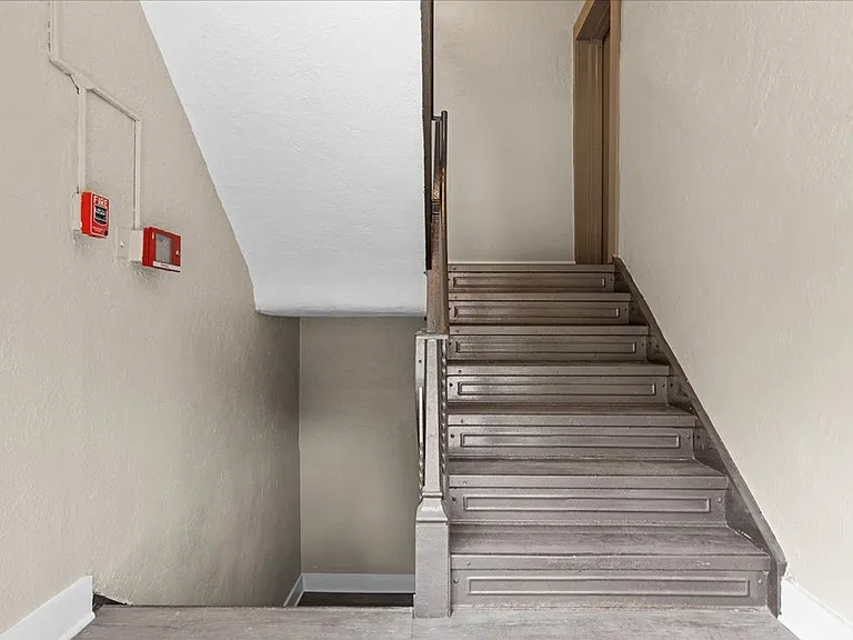 214 McCully St — Photo 24