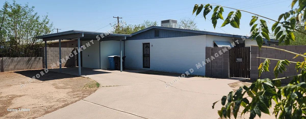 Building Photo - 7649 W Mitchell Dr