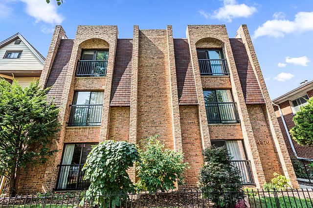 1st image of 4876 N Hermitage Ave APT 102
