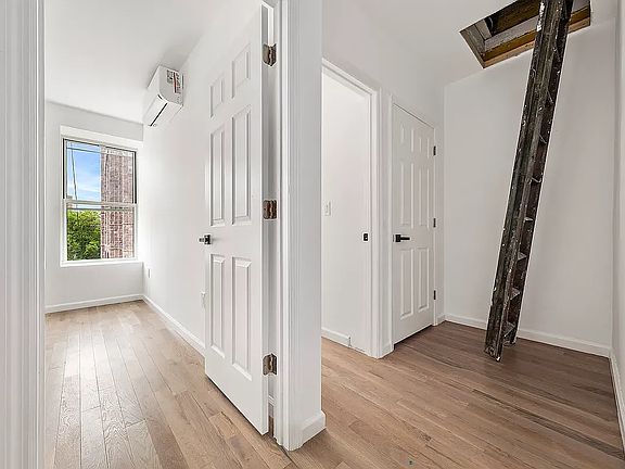 5th image of 149 Hart St #5