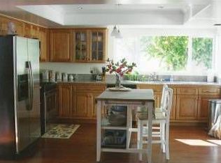 1074 S Barrow Ct, Westlake Village, CA 91361