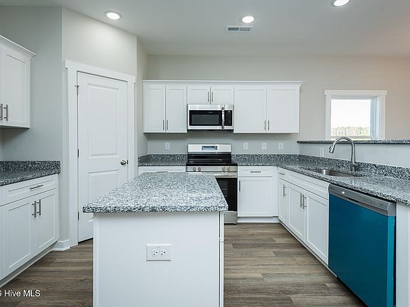 2nd image of 1193 Scarlet Oak Road