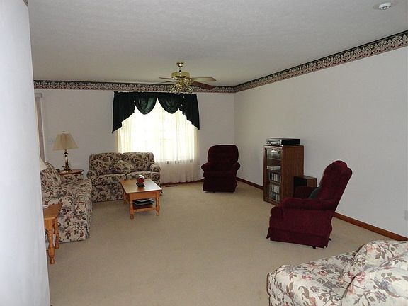 3rd image of 1638 N Nieman Dr