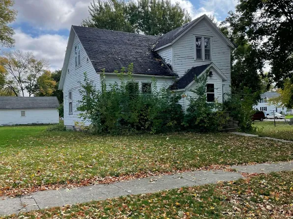 206 4th St NW, Buffalo Center, IA 50424