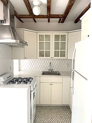 1st image of 732 Macon St #1