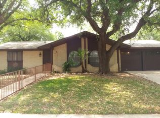 6117 Rue Liliane St, Leon Valley, TX 78238