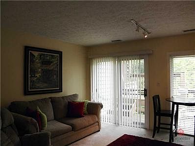 5th image of 9133 S Pointe Retreat Dr