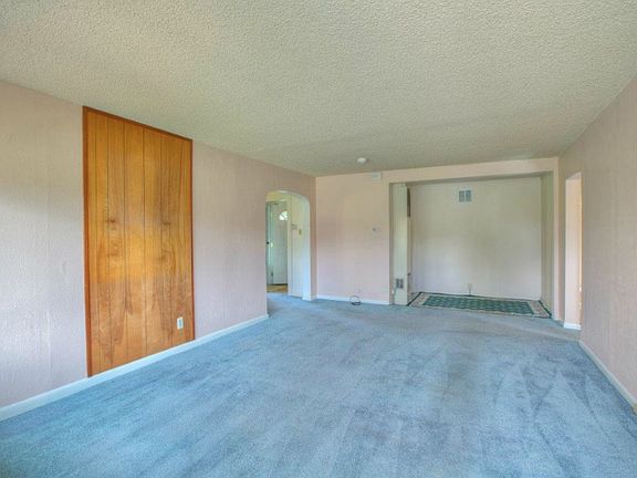 2nd image of 520 M St NE