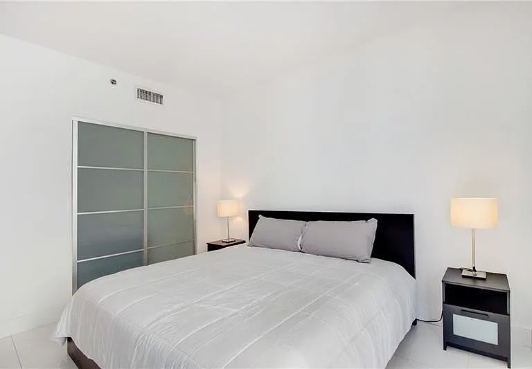 1050 Brickell Ave #3222 — Photo 6