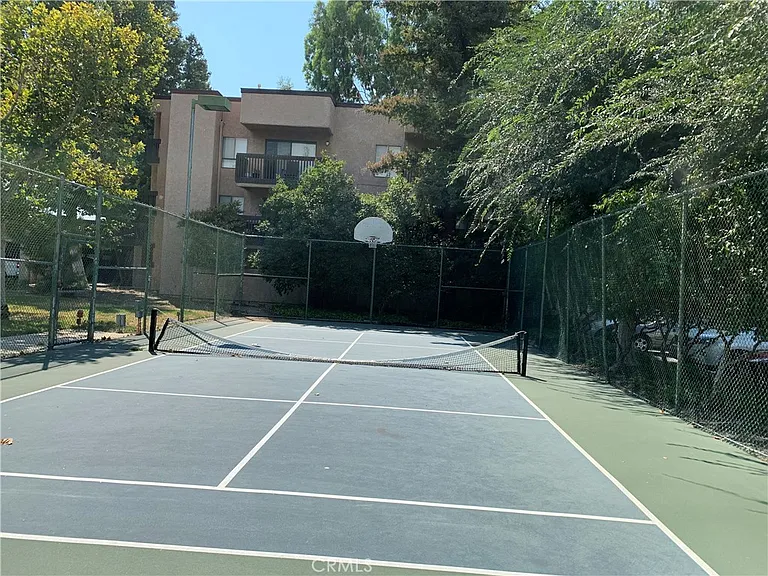 22100 Burbank Blvd #22100 — Photo 14