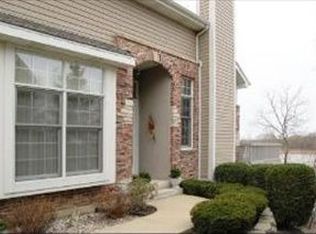 1260 S Falcon Dr, Palatine, IL 60067